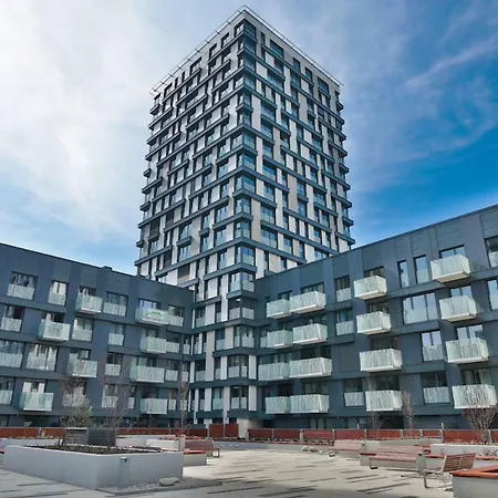 Apartment Garden Towers 3