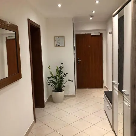 Apartment Garden Towers 3 *